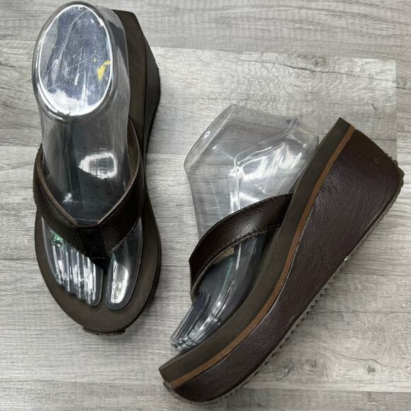 Volatile Brown Leather Wedge Platform Flip Flop Sandals Size 8 Y2K Style - Picture 1 of 9